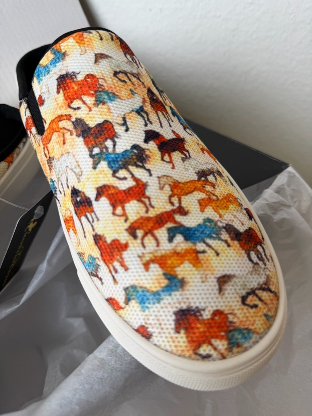 Montana West White Slip-On Sneakers with Multicolor Horse Print - Picture 2 of 9
